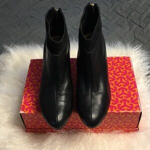 Me Too Black Ankle Booties